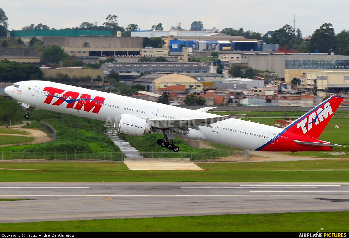 TAM PT-MUI aircraft at São Paulo - Guarulhos