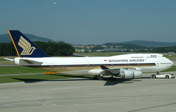 9V-SMV - Singapore Airlines Boeing 747-400