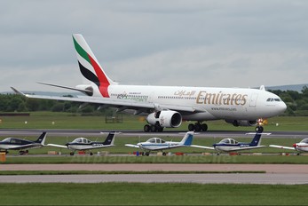 A6-EAS - Emirates Airlines Airbus A330-200