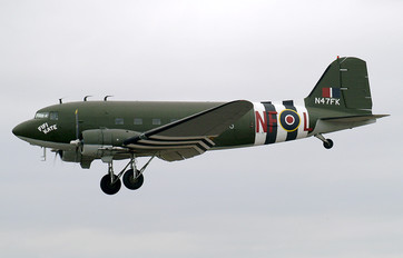 N47FK - Dakota Club Douglas DC-3