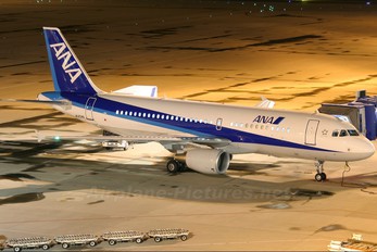 JA204A - ANA - All Nippon Airways Airbus A320