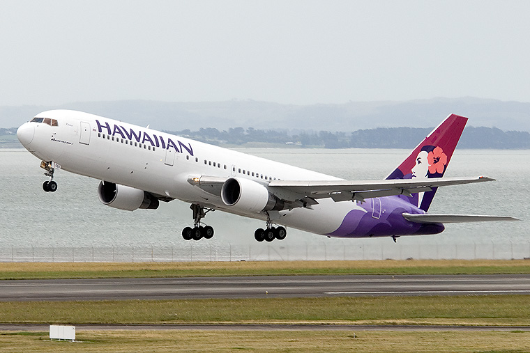 Hawaiian Airlines N584HA aircraft at Auckland Intl
