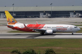 VT-AXU - Air India Express Boeing 737-800