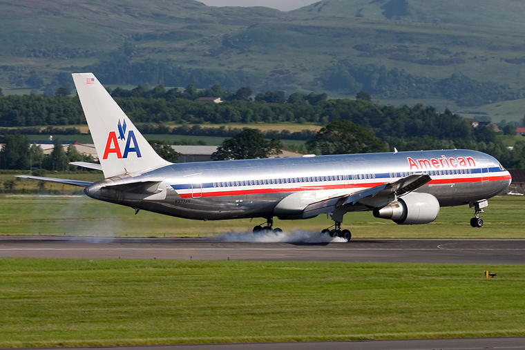American Airlines N377AN aircraft at Glasgow