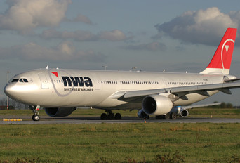 N803NW - Northwest Airlines Airbus A330-300