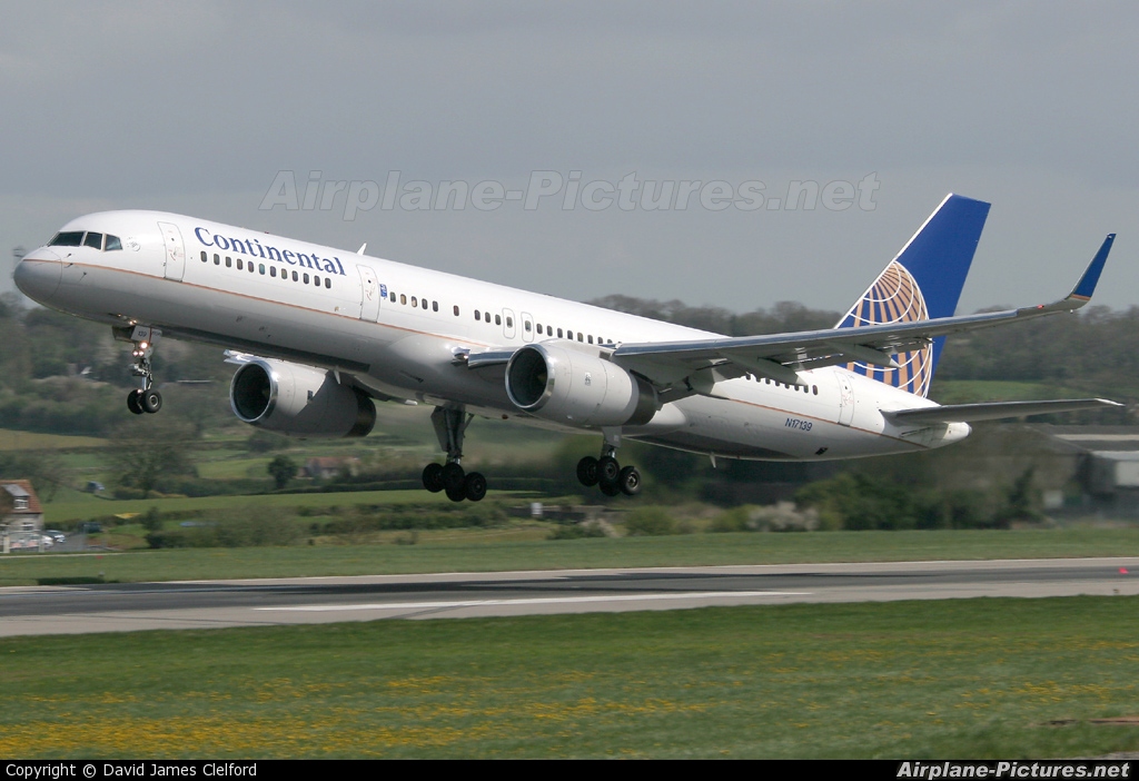 Continental Airlines N17139 aircraft at Bristol - Lulsgate