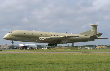 XV244 - Royal Air Force British Aerospace Nimrod MR.2