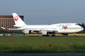 JA8077 - JAL - Japan Airlines Boeing 747-400