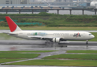 JA8253 - JAL - Japan Airlines Boeing 767-300