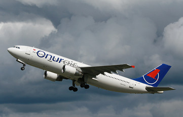 TC-OAY - Onur Air Airbus A300