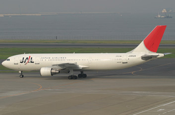 JA8529 - JAL - Japan Airlines Airbus A300