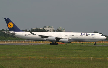 D-AIGB - Lufthansa Airbus A340-300