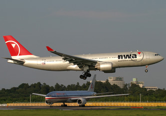 N853NW - Northwest Airlines Airbus A330-200