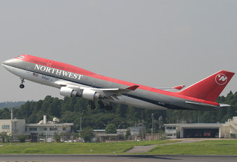 N673US - Northwest Airlines Boeing 747-400