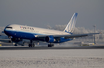 N660UA - United Airlines Boeing 767-300ER