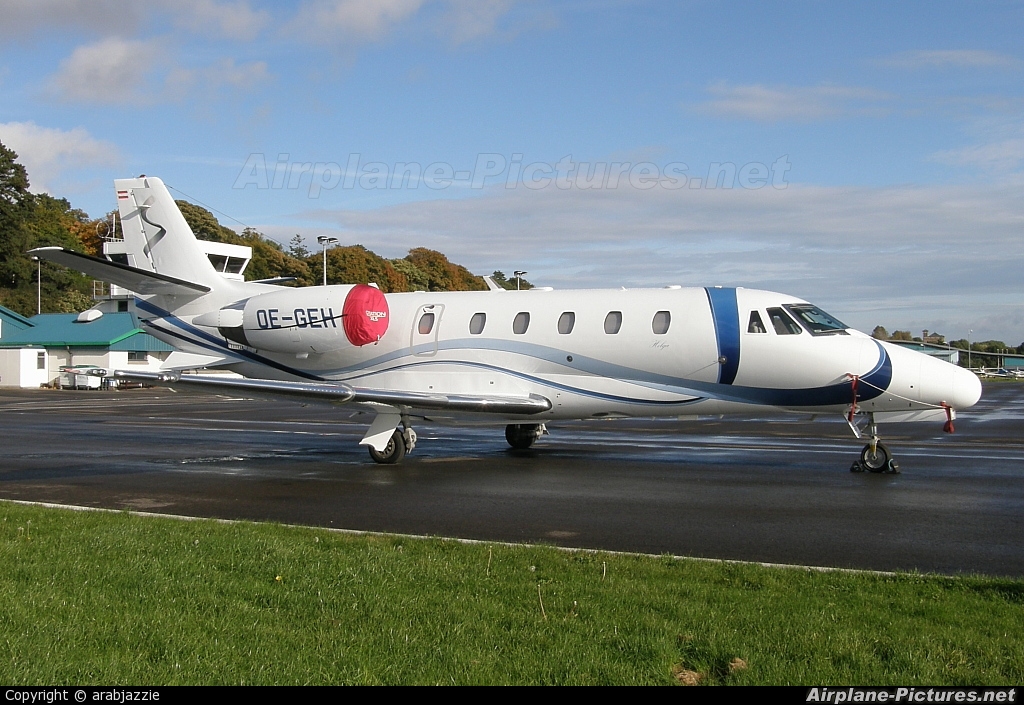 Avcon Jet OE-GEH aircraft at Dundee