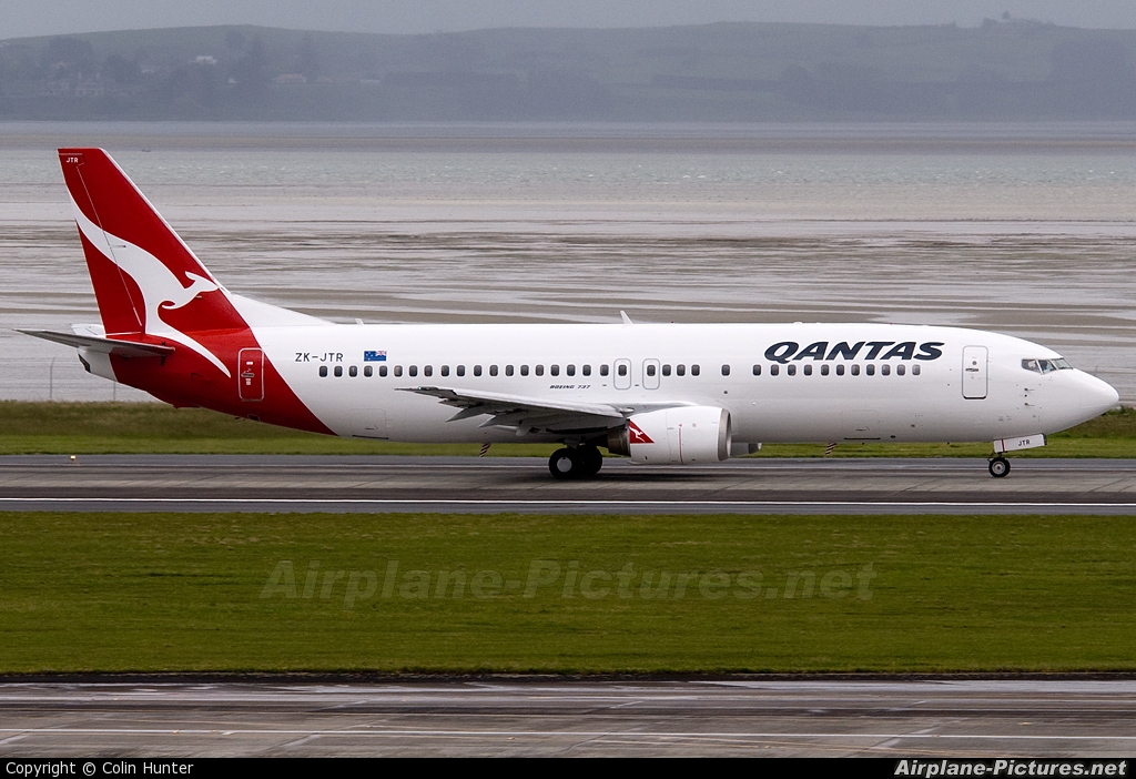 ZK-JTR - QANTAS Boeing 737-400 at Auckland Intl | Photo ID 27303 