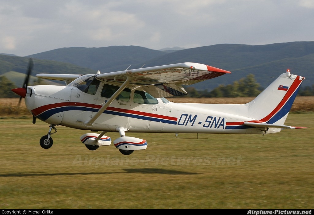 Slovensky Narodny Aeroklub OM-SNA aircraft at Dubnica nad Vahom - Slavnica