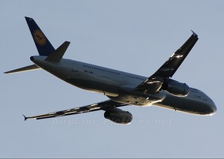 D-AIRU - Lufthansa Airbus A321