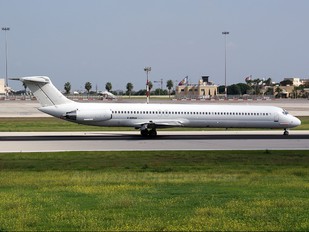 F-GMLU - Blue Line McDonnell Douglas MD-83