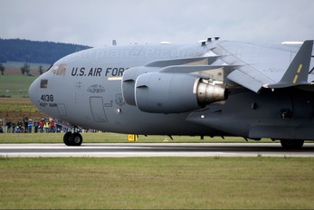 04-4138 - USA - Air Force Boeing C-17A Globemaster III