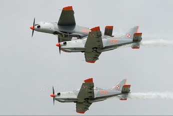 020 - Poland - Air Force "Orlik Acrobatic Group" PZL 130 Orlik TC-1 / 2