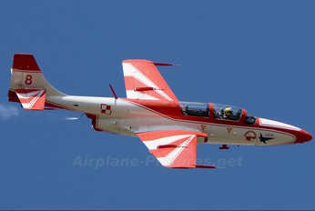 2004 - Poland - Air Force: White & Red Iskras PZL TS-11 Iskra