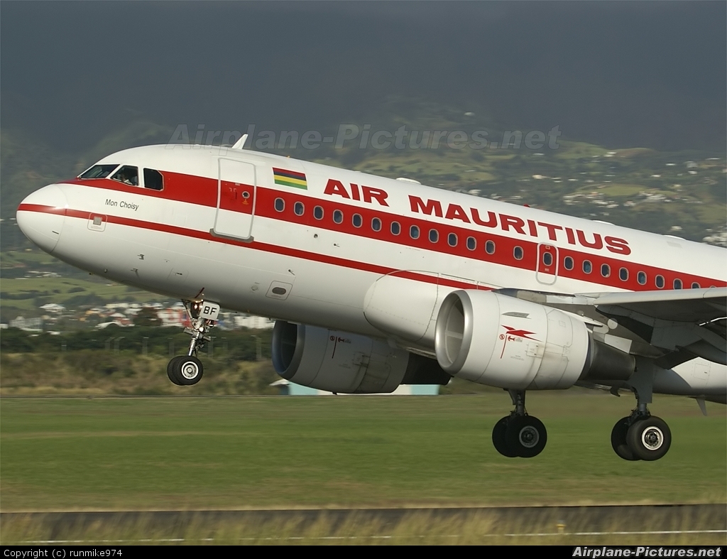 Air Mauritius 3B-NBF aircraft at Roland Garros - Saint-Denis