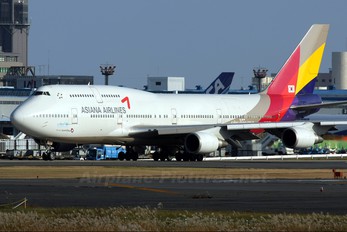 HL7423 - Asiana Airlines Boeing 747-400