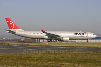 N813NW - Northwest Airlines Airbus A330-300