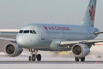 C-GAPY - Air Canada Airbus A319