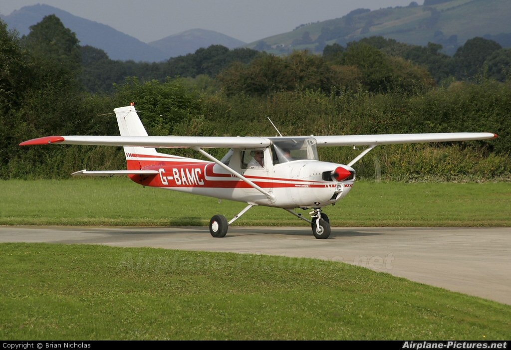Private G-BAMC aircraft at Welshpool