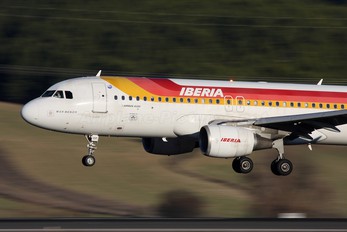 EC-HSF - Iberia Airbus A320