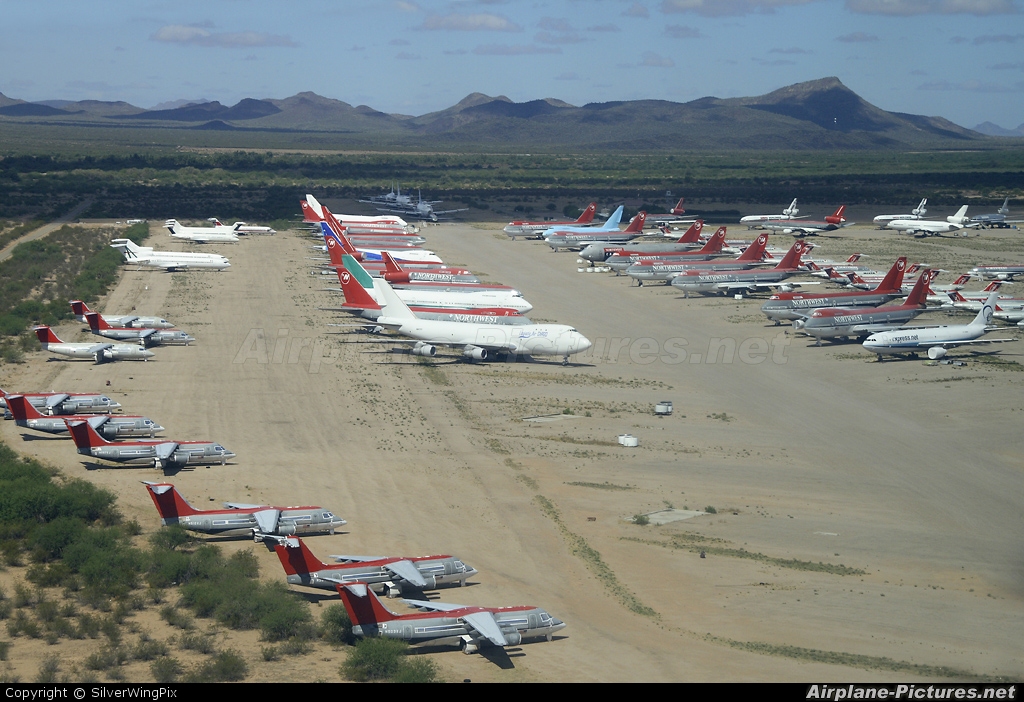 - Airport Overview - aircraft at Marana - Pinal Airpark