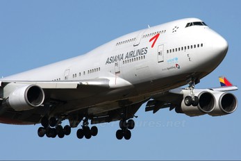 HL7423 - Asiana Airlines Boeing 747-400