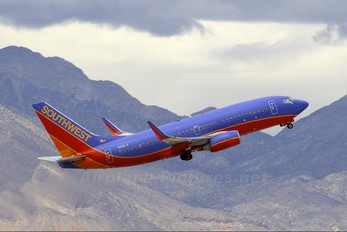 N421LV - Southwest Airlines Boeing 737-700