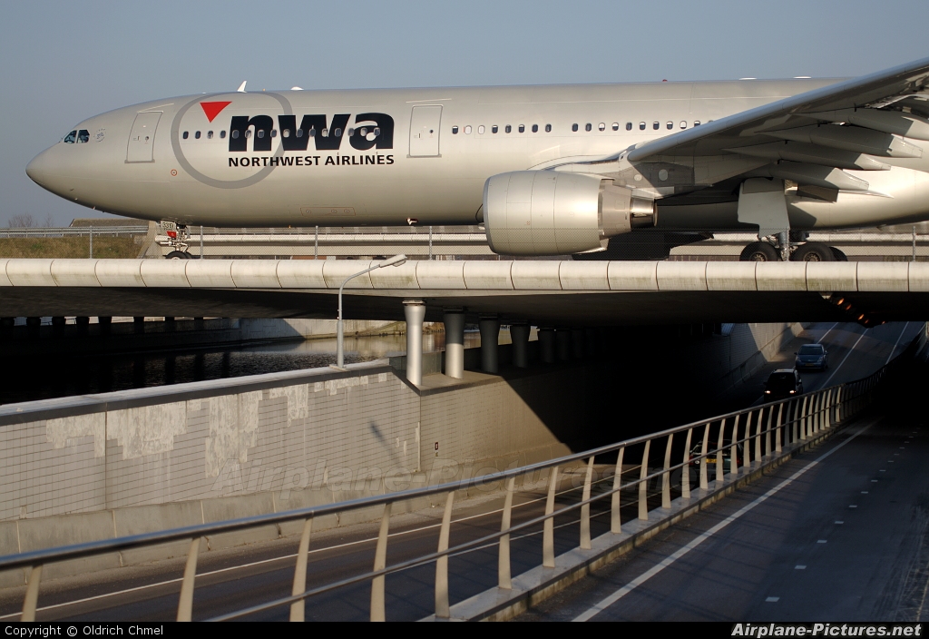 Northwest Airlines N819NW aircraft at Amsterdam - Schiphol