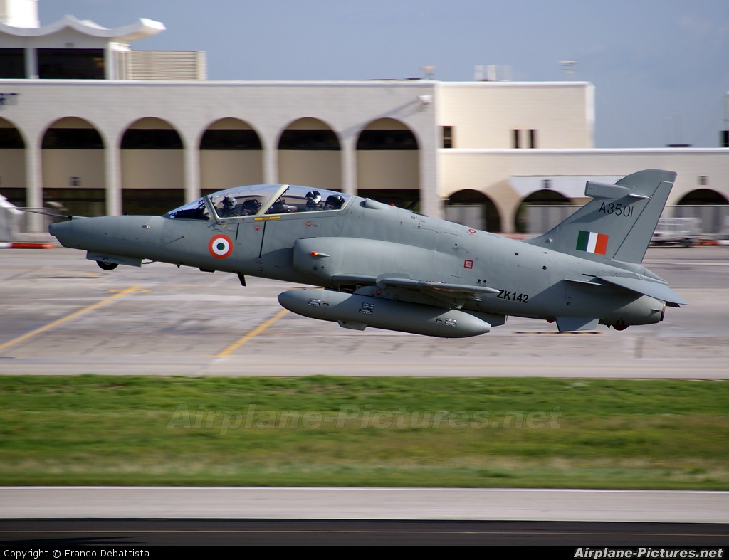 India - Air Force ZK142 aircraft at Malta Intl