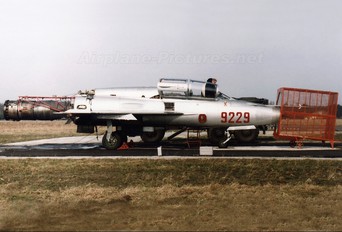 9229 - Poland - Navy Mikoyan-Gurevich MiG-21UM
