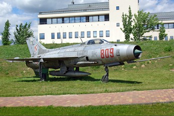 809 - Poland - Air Force Mikoyan-Gurevich MiG-21F-13