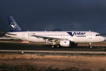 EC-ICN - Volar Airlines Airbus A320