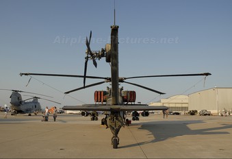 90-00290 - USA - Army Boeing AH-64A Apache