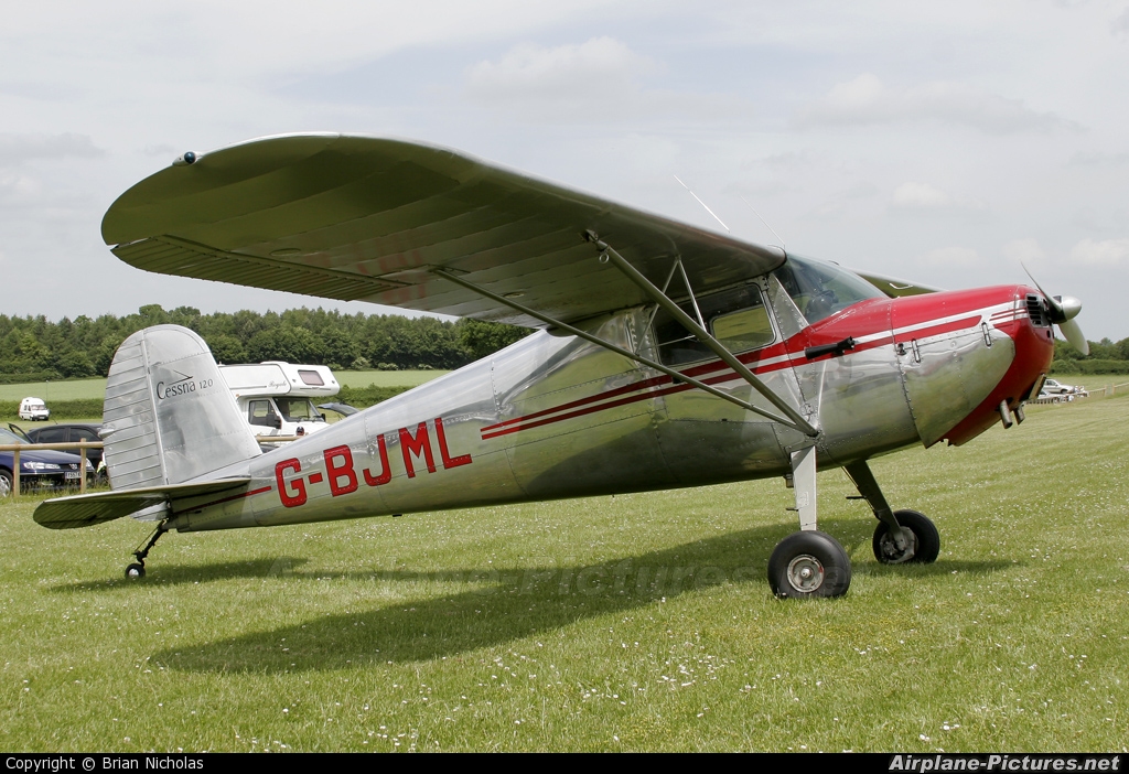 Private G-BJML aircraft at Popham