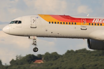 EC-HDS - Iberia Boeing 757-200