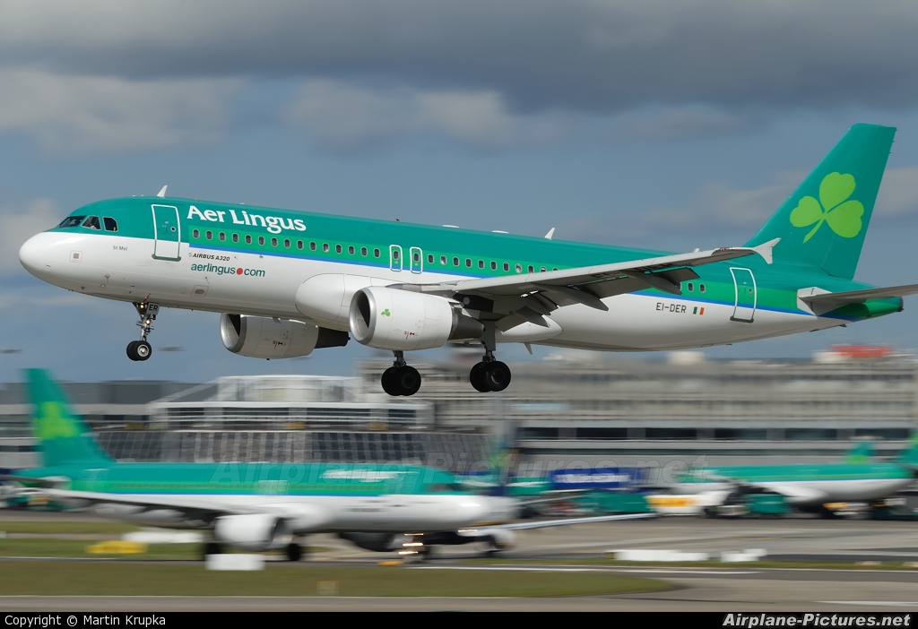 Aer Lingus EI-DER aircraft at Dublin