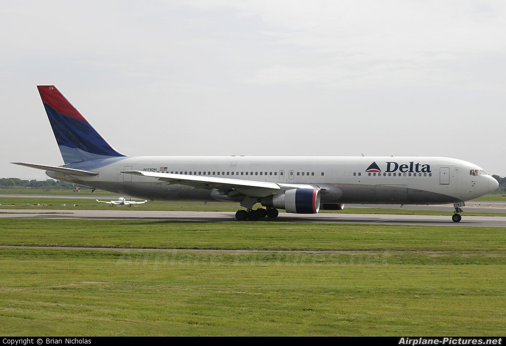 Delta Air Lines N179DN aircraft at Manchester