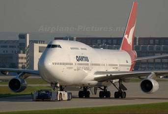 VH-OJB - QANTAS Boeing 747-400