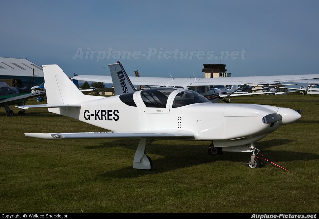Private G-KRES aircraft at Perth - Scone
