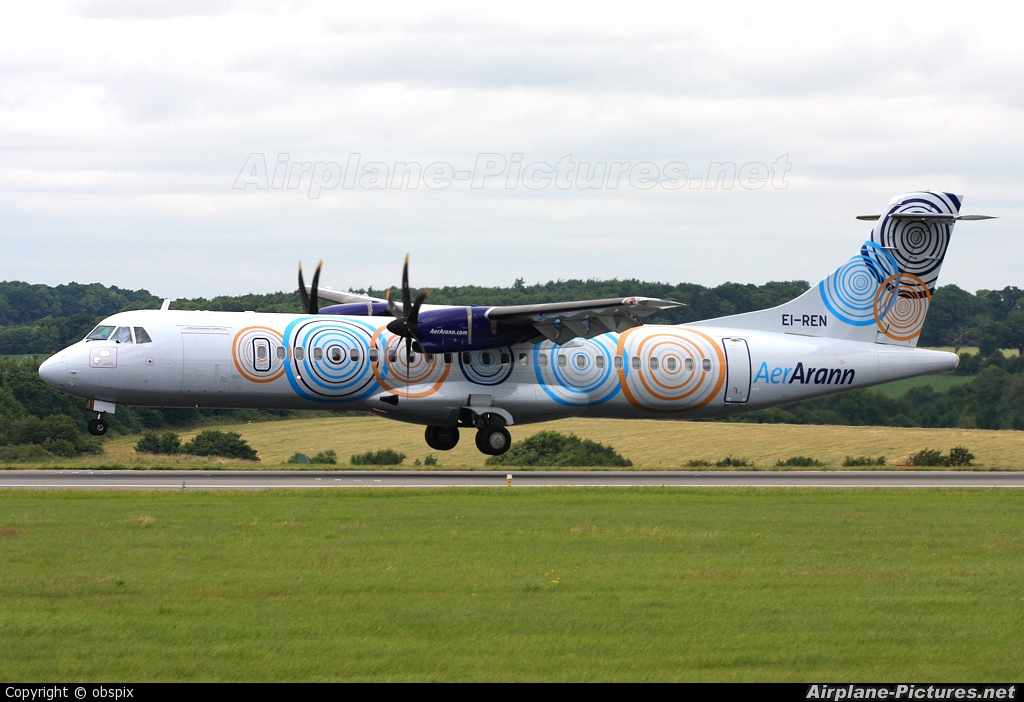 Aer Arann EI-REN aircraft at London - Luton