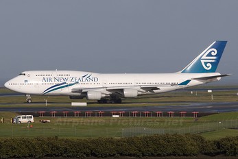 ZK-NBW - Air New Zealand Boeing 747-400